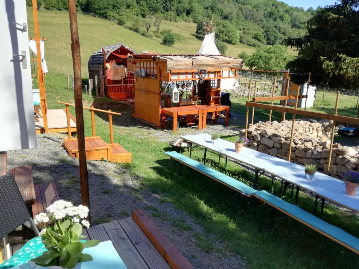 Apartment Zurück Zur - Urlaub Im Zirkuswagen, Sommeratelier Oder Tipi Adenbach