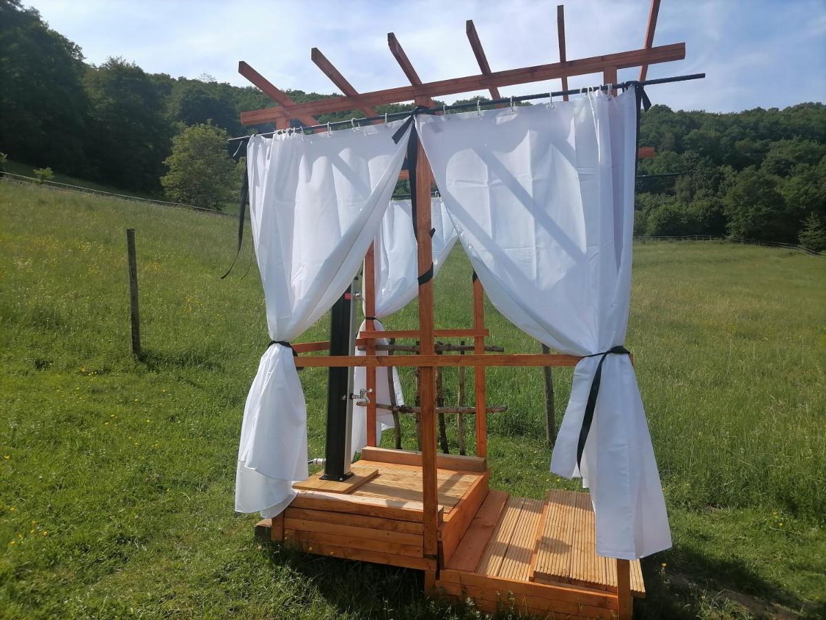 Zurück Zur - Urlaub Im Zirkuswagen, Sommeratelier Oder Tipi * Adenbach