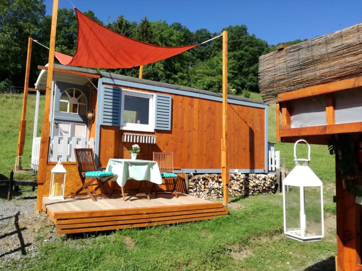 Zurück Zur - Urlaub Im Zirkuswagen, Sommeratelier Oder Tipi Apartment *